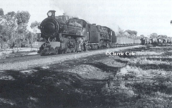 Pm 706 and an unknown W class on a Narrogin to Albany goods                            �Photo by Clarrie Cole
